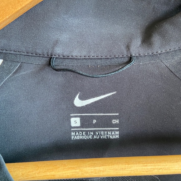 Nike black sports jacket, sizeS - Picture 3 of 4